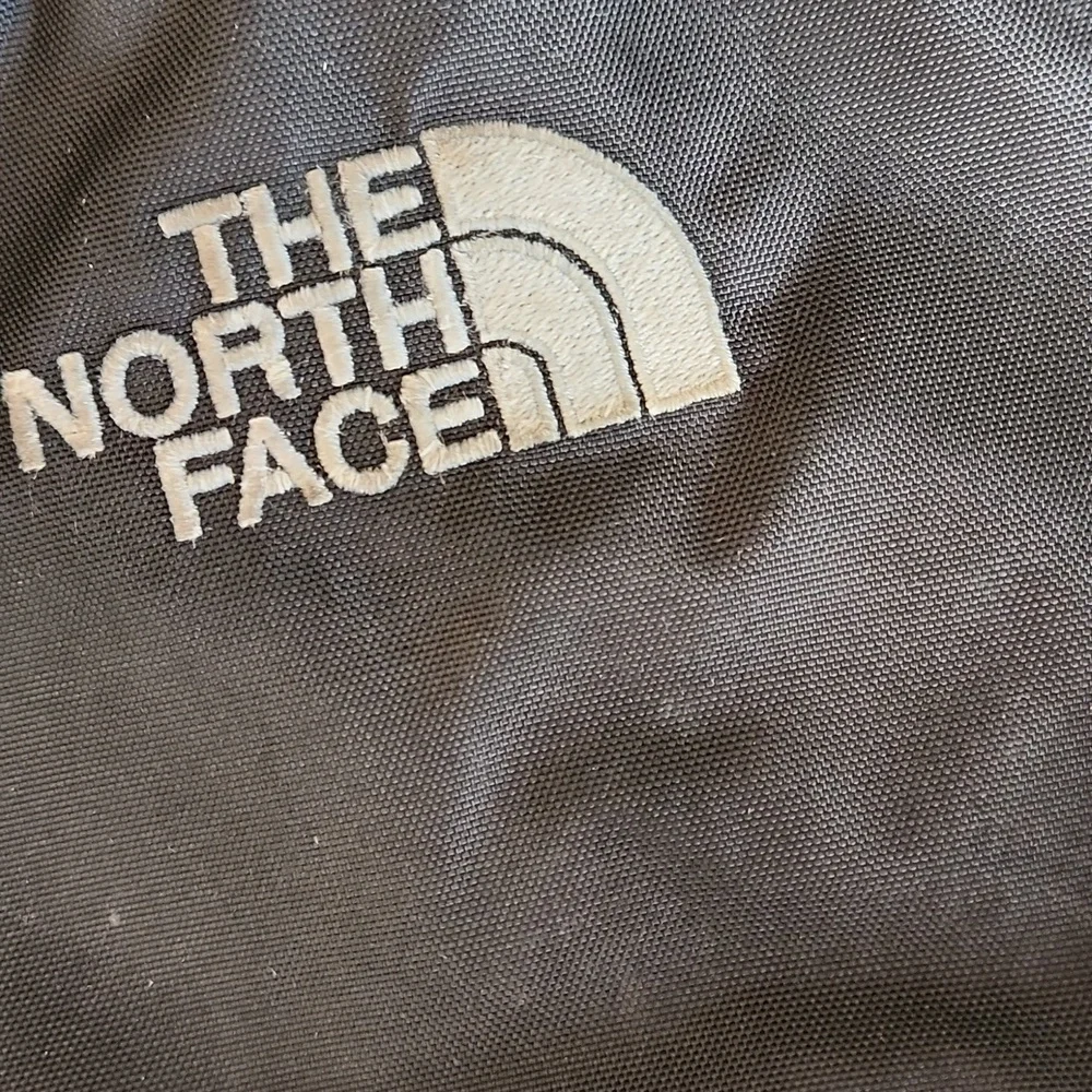 The North Face black womans belt bag - Picture 10 of 10